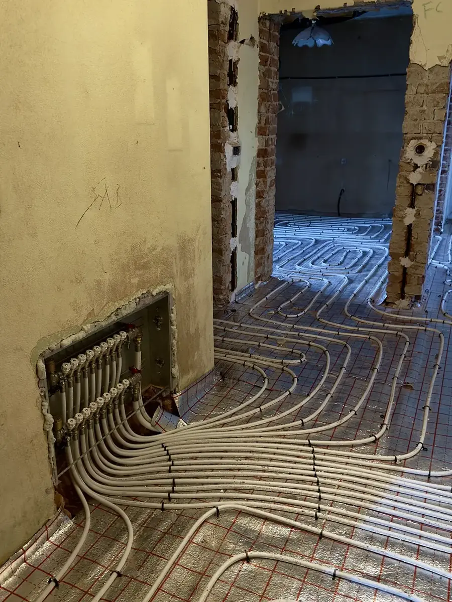 Instalación de suelo radiante en vivienda en reforma